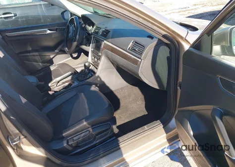 2016 Volkswagen Passat 1.8T Se из США, поврежденный, VIN 1VWBT7A3XGC021946